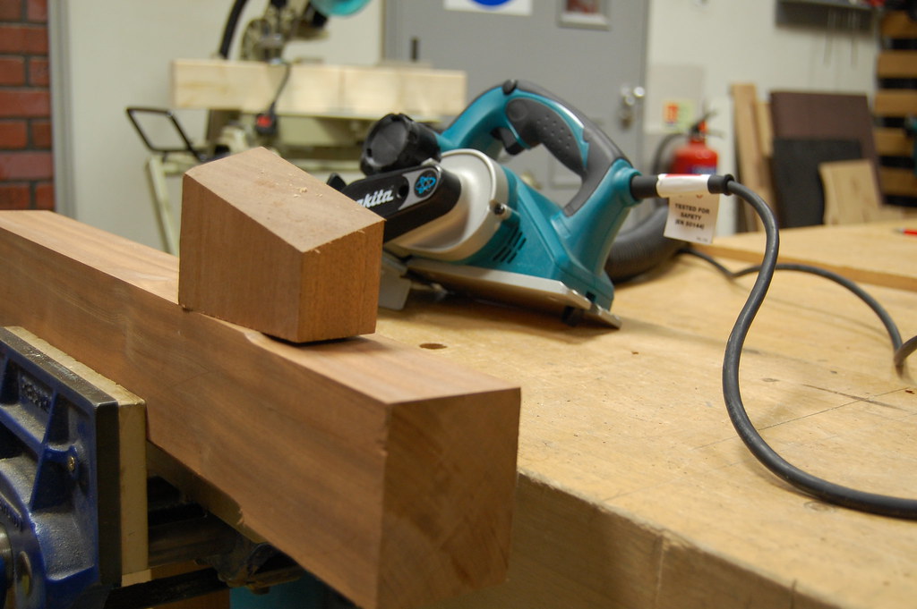 how does a planer work