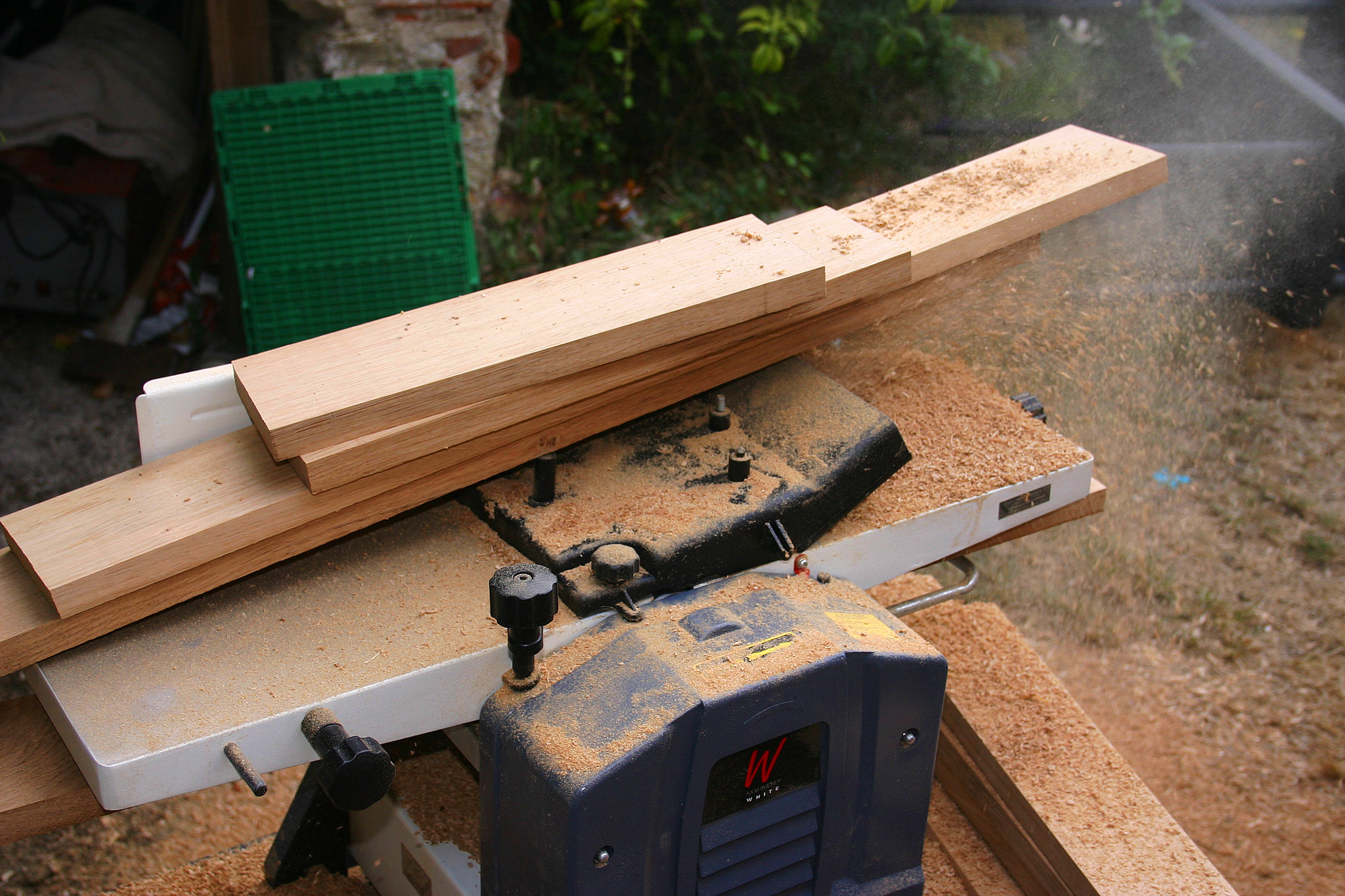 how does a jointer work