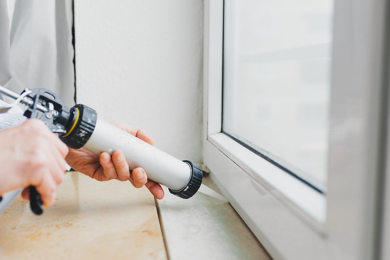 How to Remove Silicone Caulk? – Tips & Guide