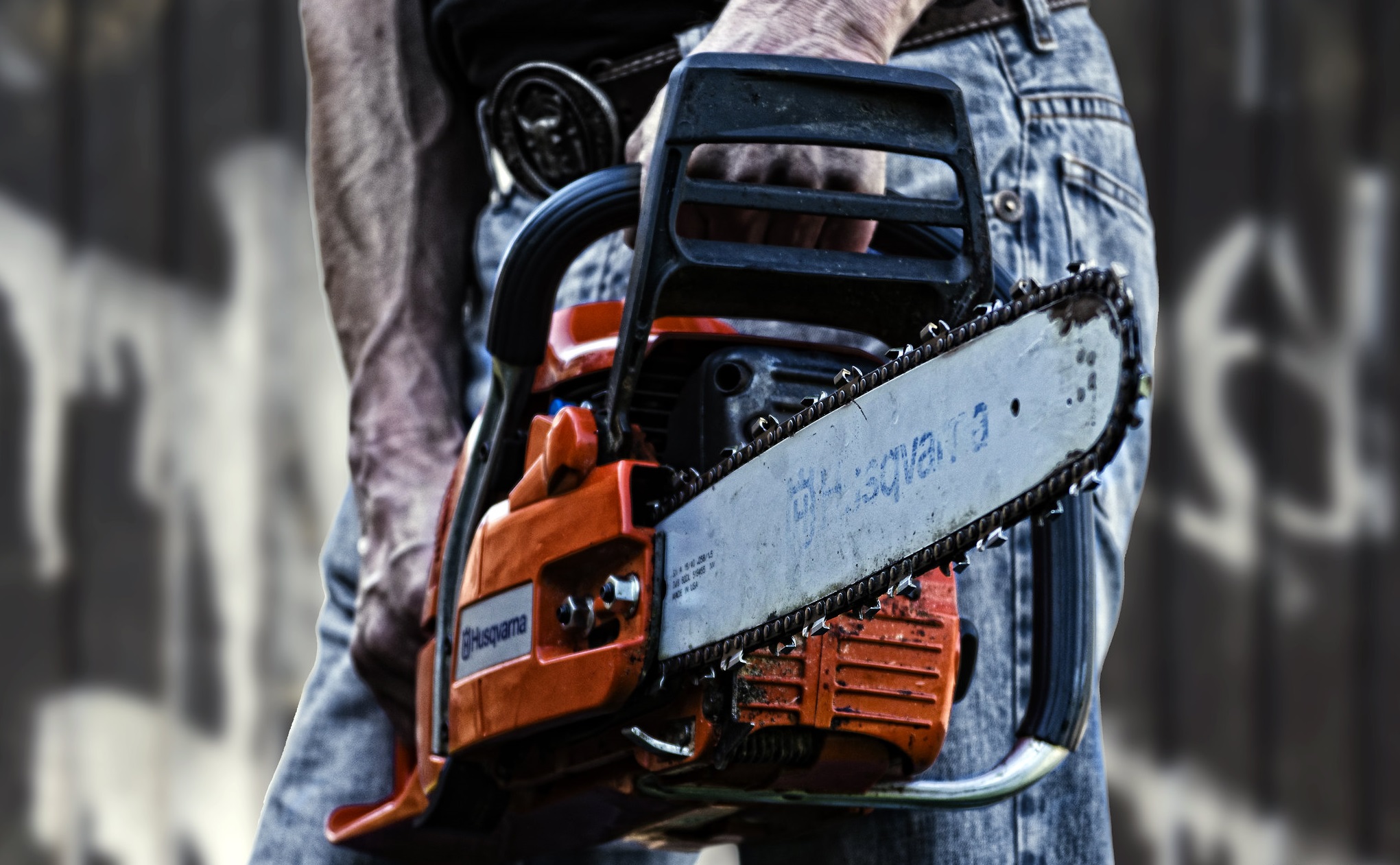 Electric vs Gas Chainsaw: Know What Fits for You & Your Task