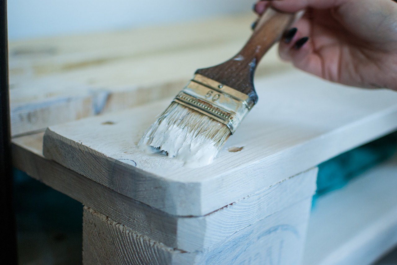 How to Paint Wood Furniture – 7 Steps to Accomplish the Task