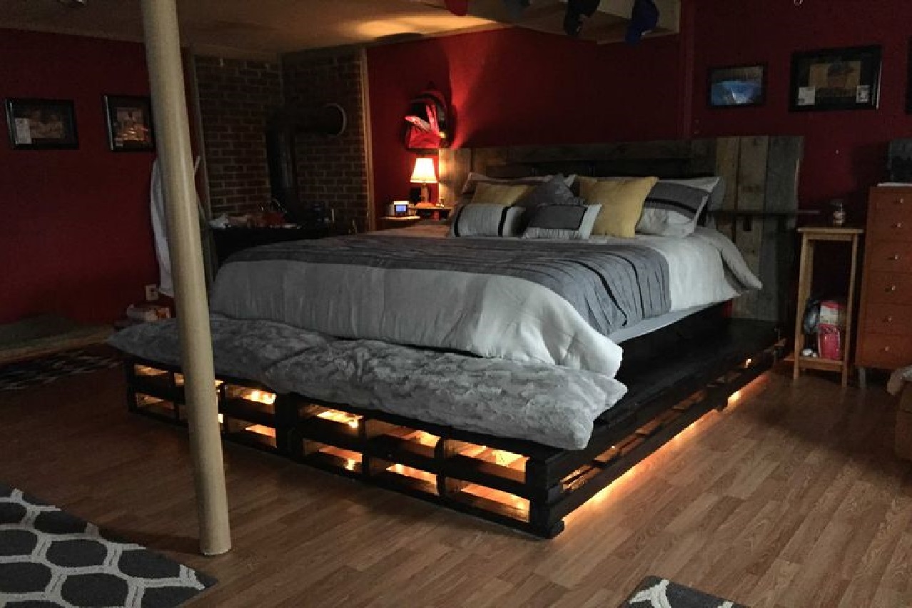 bed frames made out of pallets