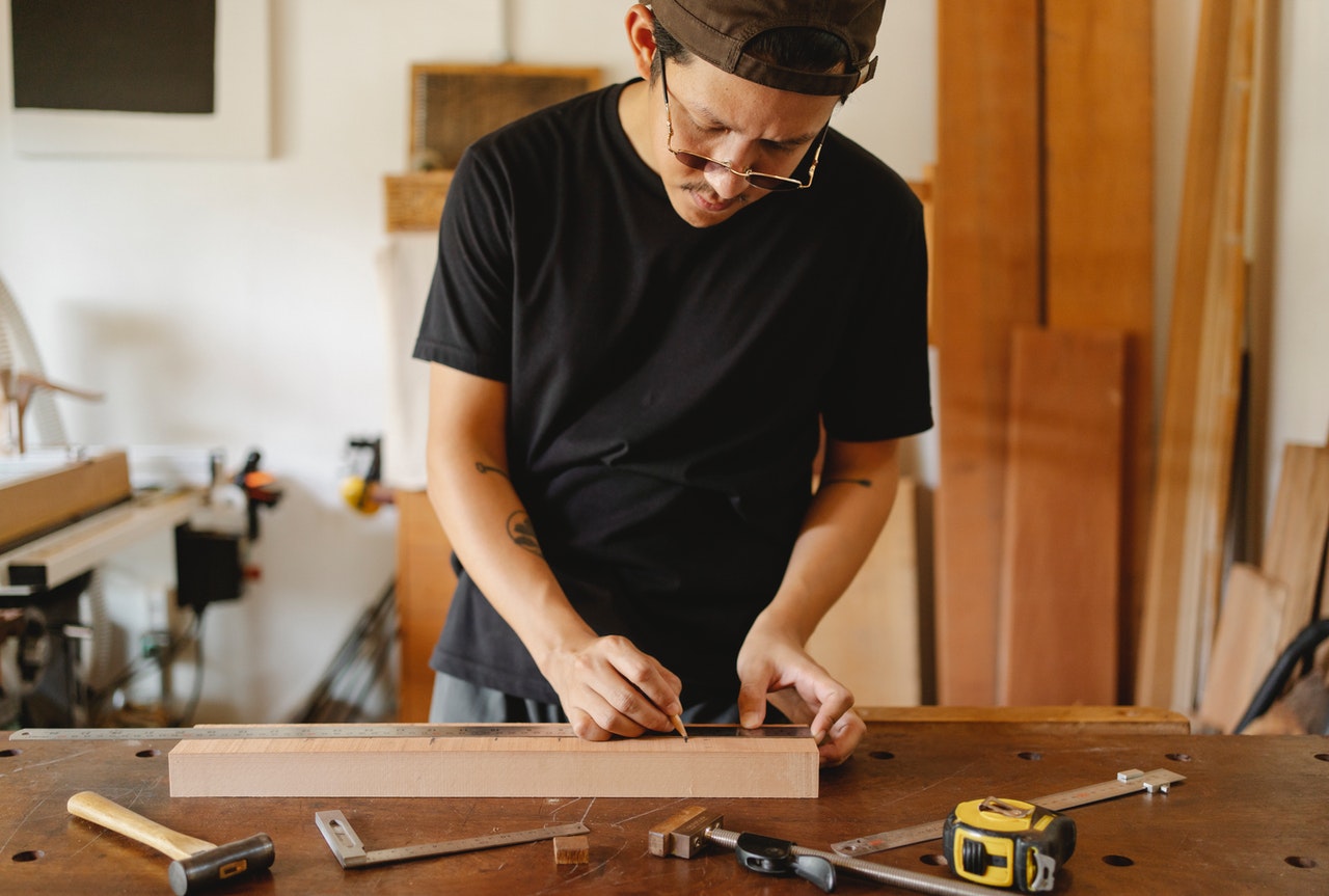 4 Easiest Woodworking Projects for Beginners