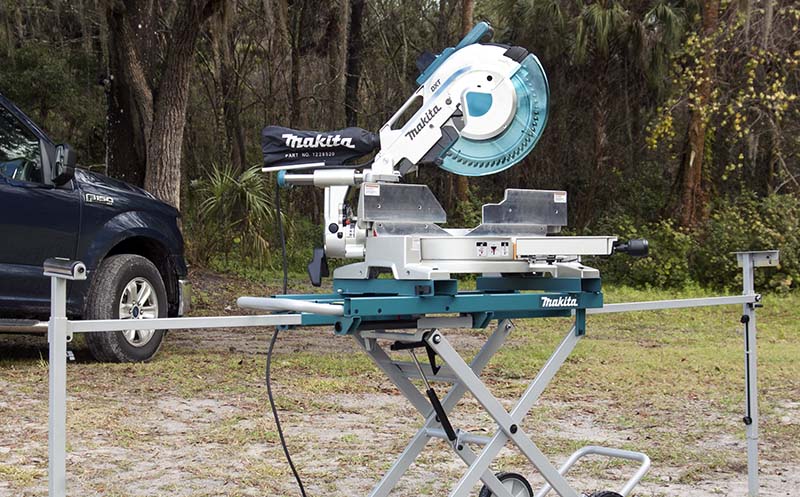 Best Sliding Compound Miter Saws for 2023 (Review)