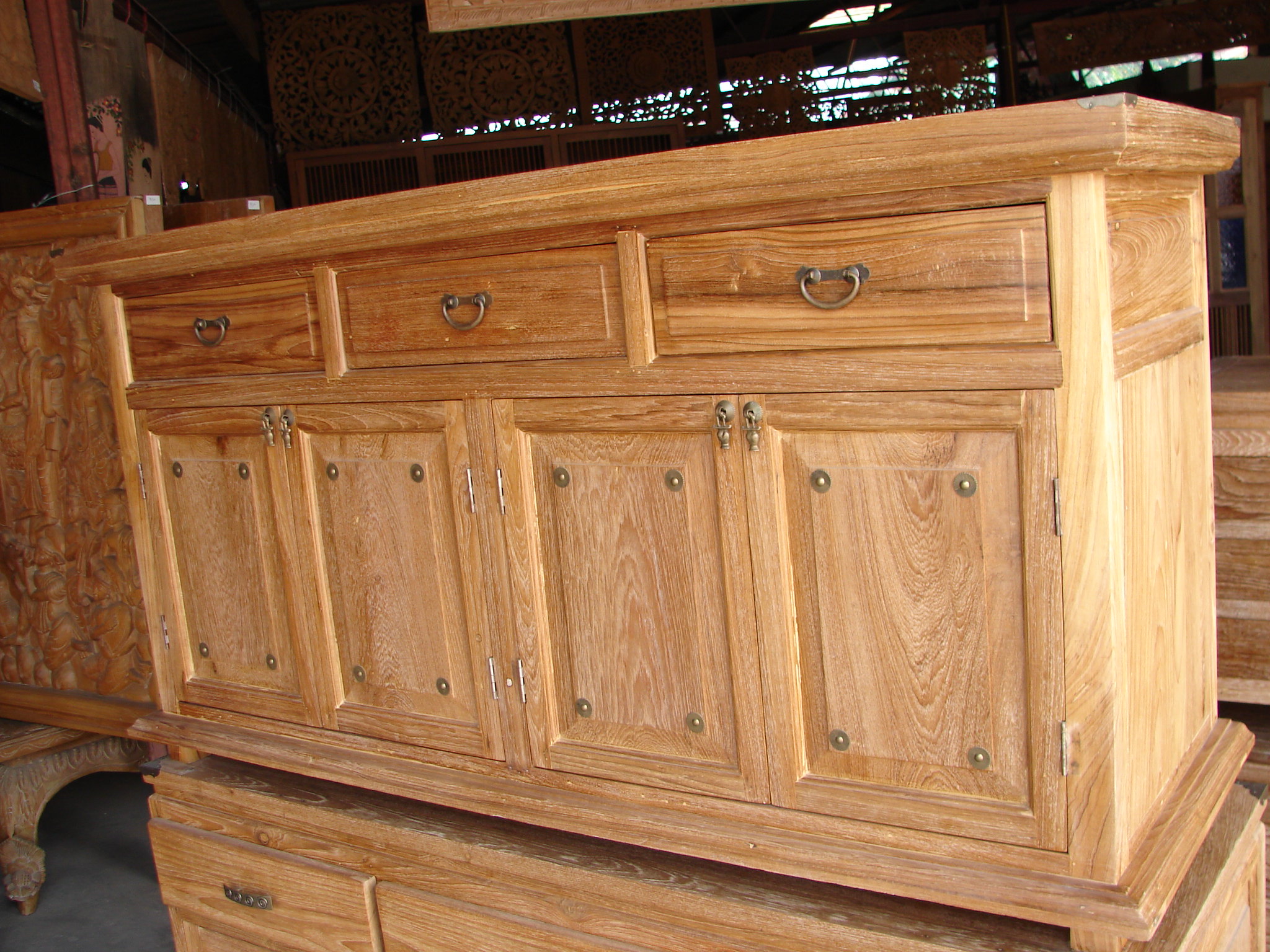 What is Teak Wood? – Is it a Good Wood for Furniture?
