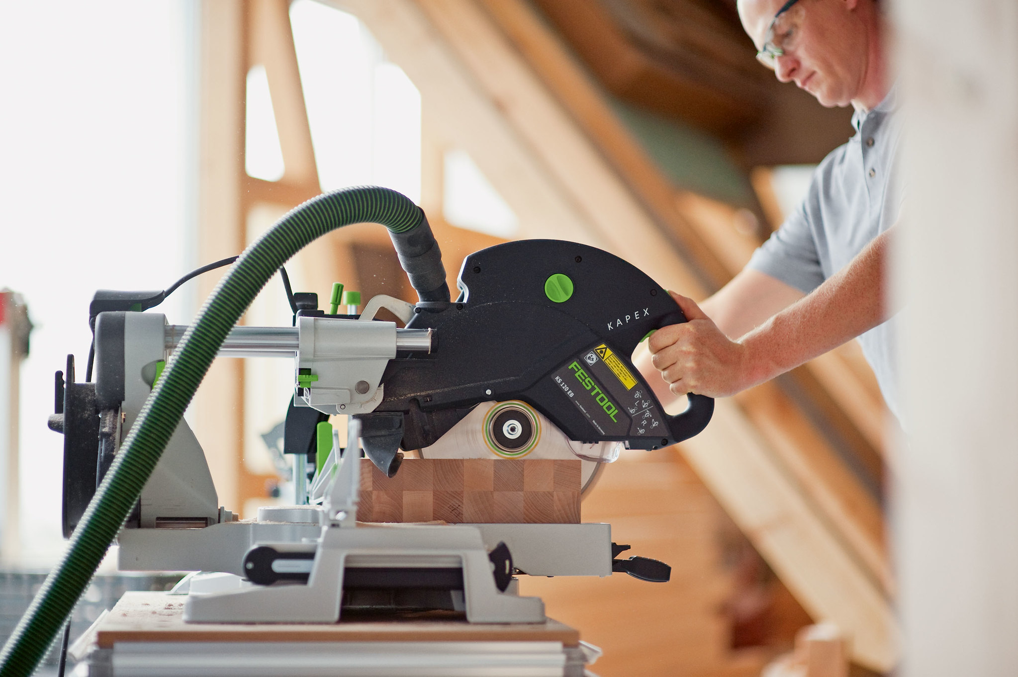 How to Unlock a Miter Saw – Power Tool Guide
